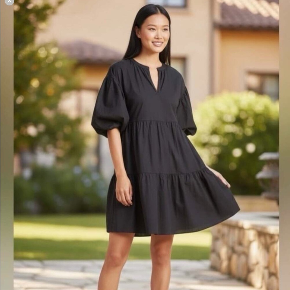 M Evereve Sundry Black Tiered V-Neck Dress